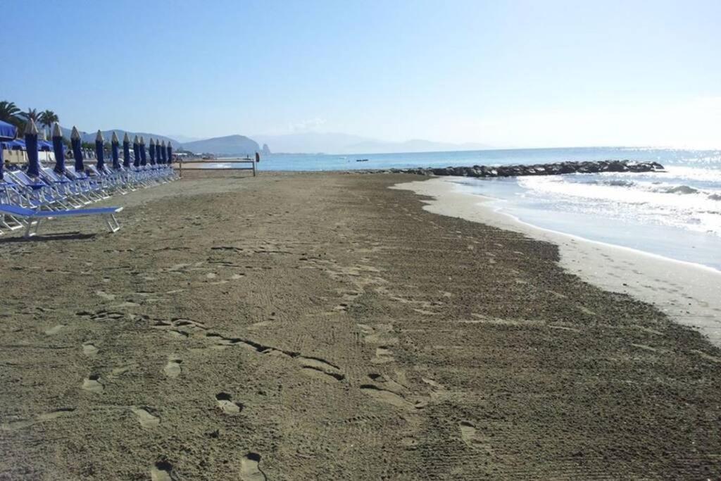 Appartamento A Pochi Passi Dal Mare Con Servizio Spiaggia Incluso Террачина Экстерьер фото